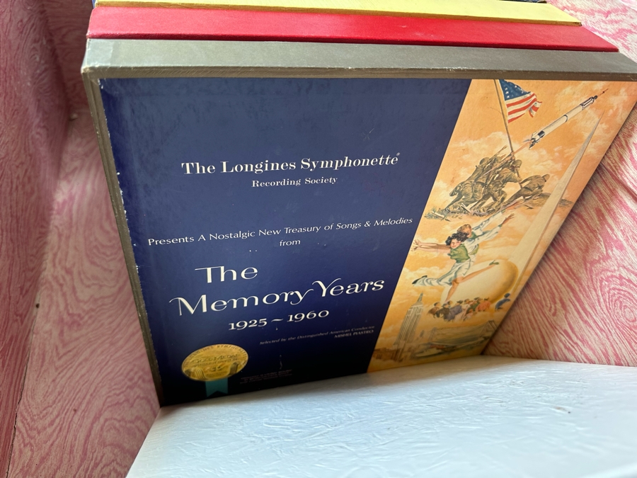 Vintage Trunk With Big Band / Gospel Records 36W X 18D X 19H [Photo 8]