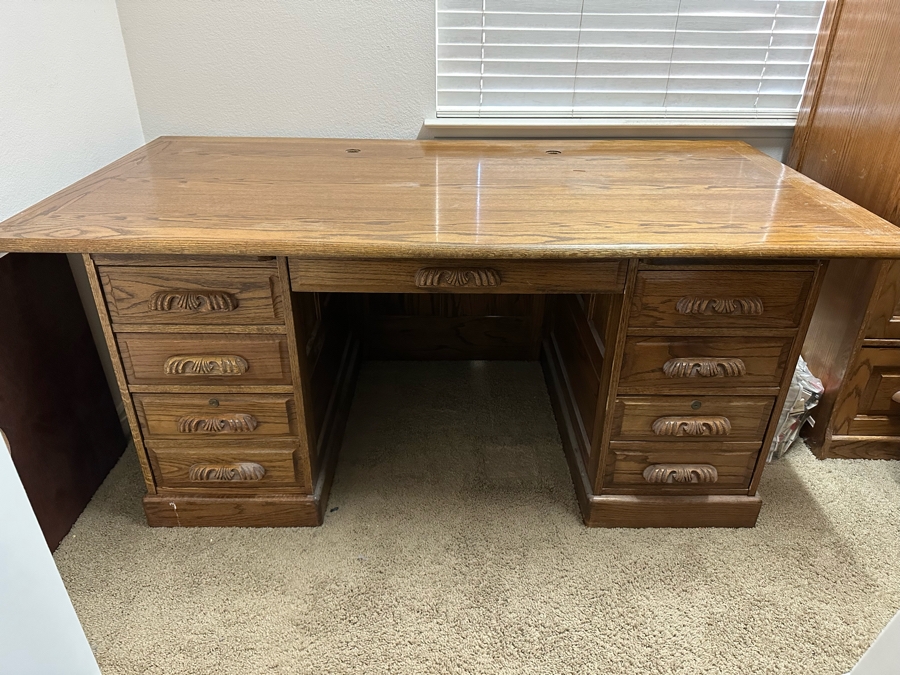 Oak Office Desk 72W X 36D X 30H [Photo 1]