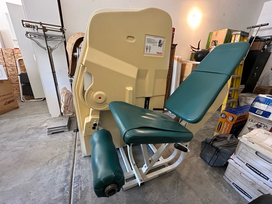 Nautilus Commercial Leg Extension Exercise Equipment Machine 34W X 56D X 60H [Photo 2]