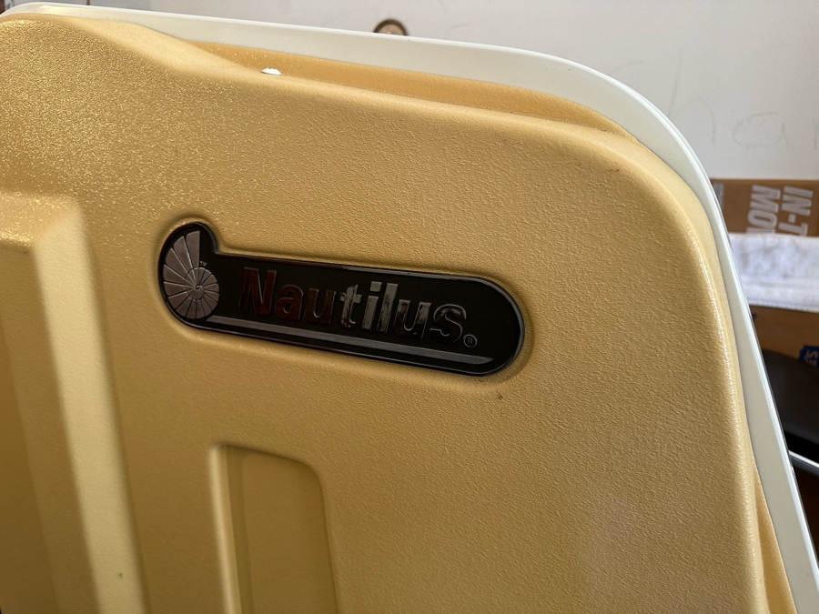 Nautilus Commercial Leg Extension Exercise Equipment Machine 34W X 56D X 60H [Photo 4]