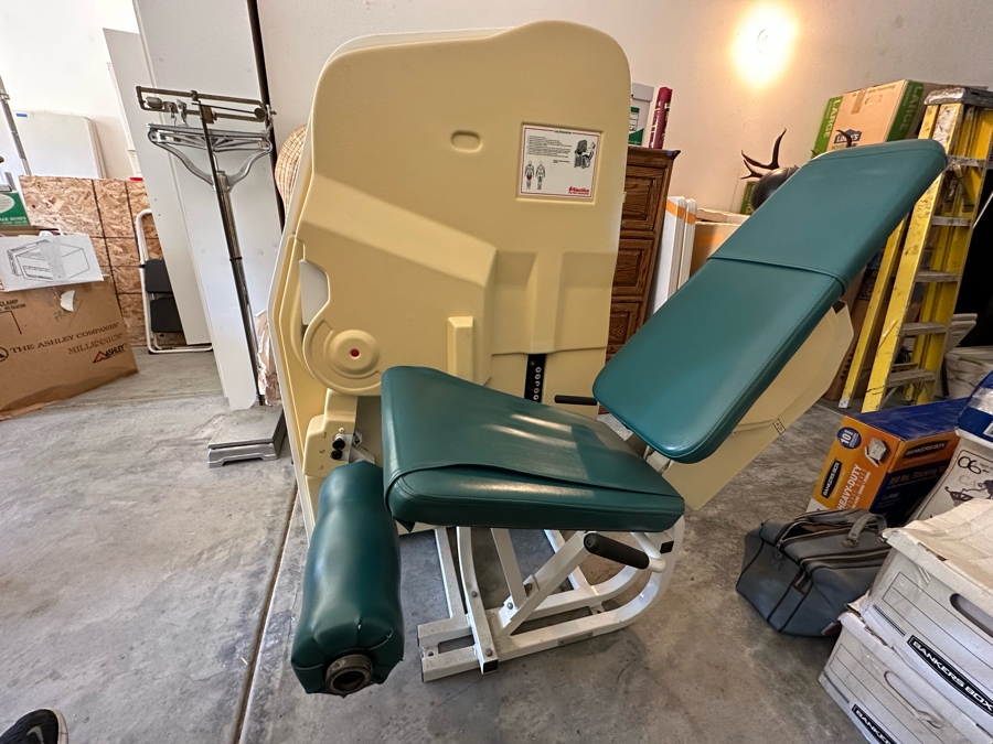 Nautilus Commercial Leg Extension Exercise Equipment Machine 34W X 56D X 60H [Photo 1]