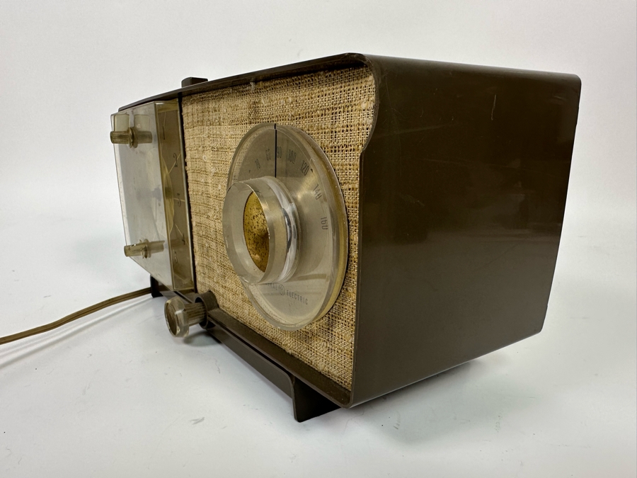 Last Minute Add - Mid-Century General Electric Vacuum Tube Alarm Clock Radio 11W X 6D X 5.5H [Photo 7]