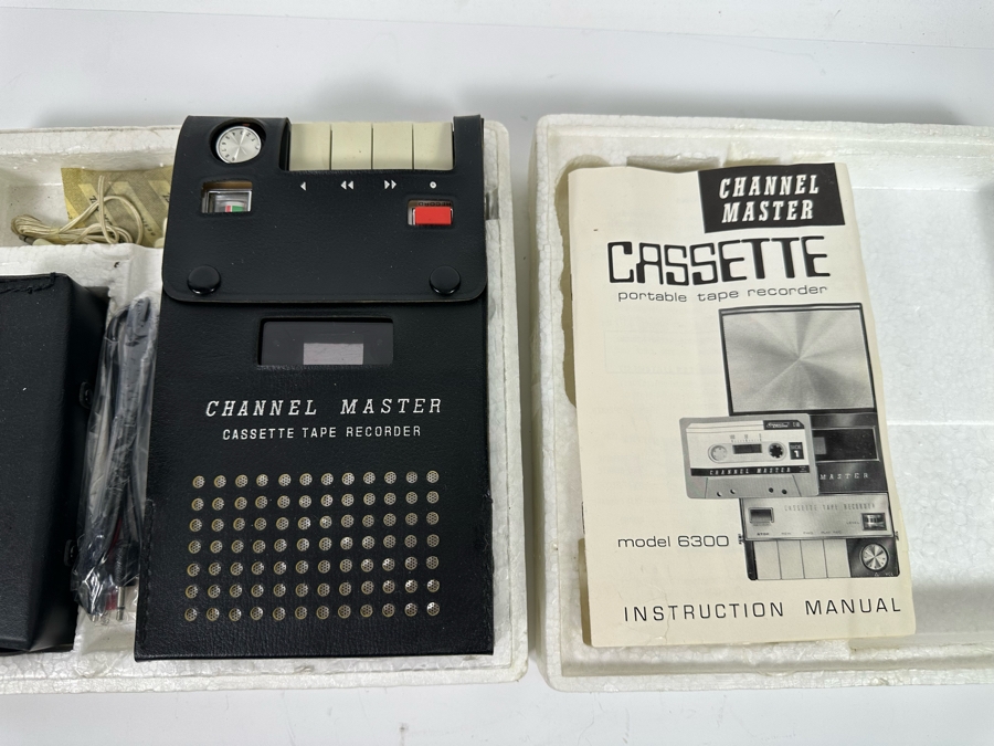 Last Minute Add - New Old Stock Channel Master Portable Cassette Tape Recorder Model 6300 [Photo 7]