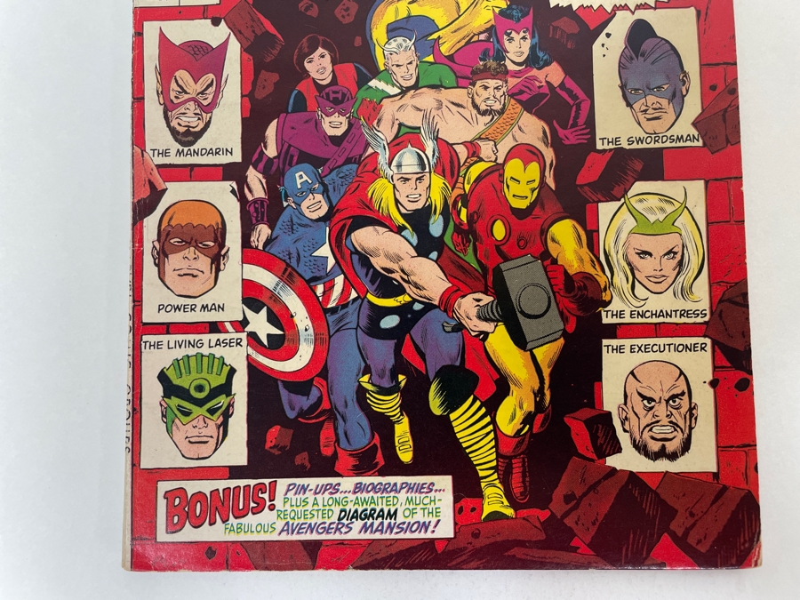 Vintage Marvel Comics Marvel King Size Special The Avengers #1 Comic Book [Photo 3]