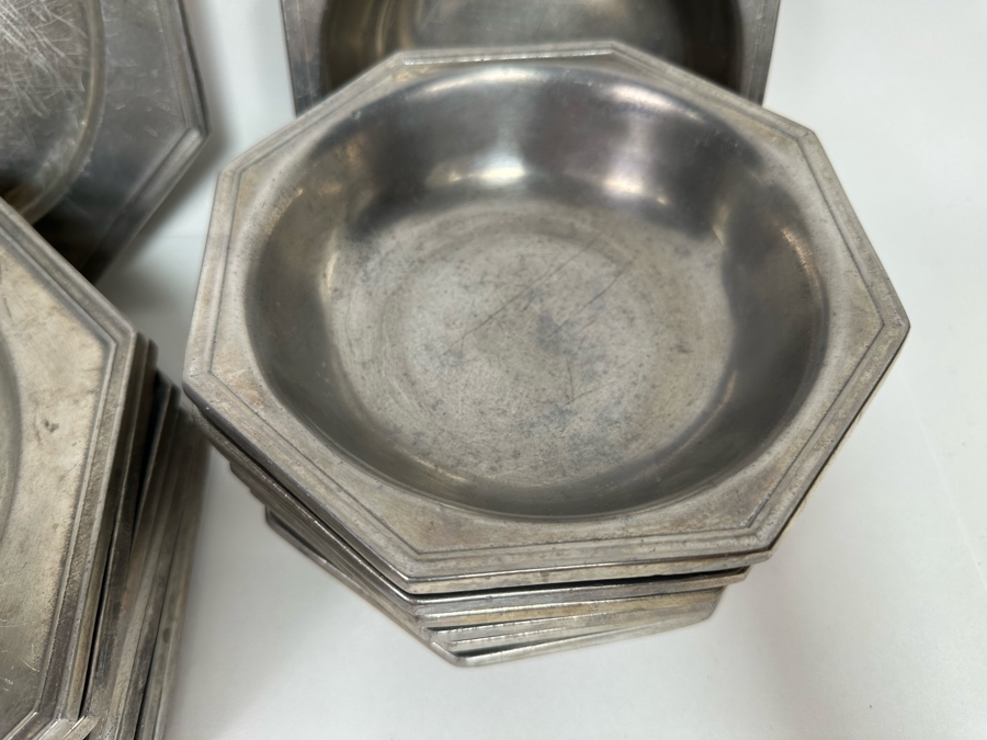 Wilton-Columbia RWP 10' Pewter Plates And 6.75' Bowls [Photo 4]
