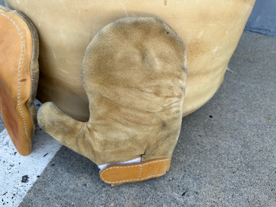 Lineaus Leather Medicine Bag Heavy Punching Bag Double Locked-Stitched 150lbs 57L With Lineaus Leather Boxing Gloves By Lineaus Athletic Company - See Details - Retails $7,900 [Photo 9]