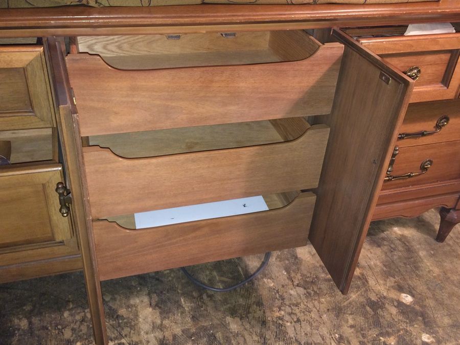 Long Wooden Dresser [Photo 4]