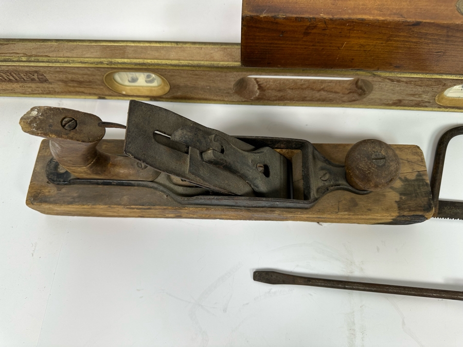 Pair Of Vintage Wooden Levels 48L And 18L, Wood Planer, Saw And Vintage Ratchet Screwdriver [Photo 11]
