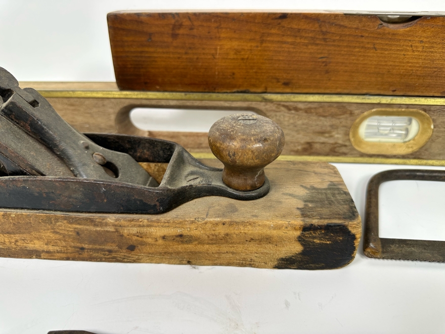 Pair Of Vintage Wooden Levels 48L And 18L, Wood Planer, Saw And Vintage Ratchet Screwdriver [Photo 13]