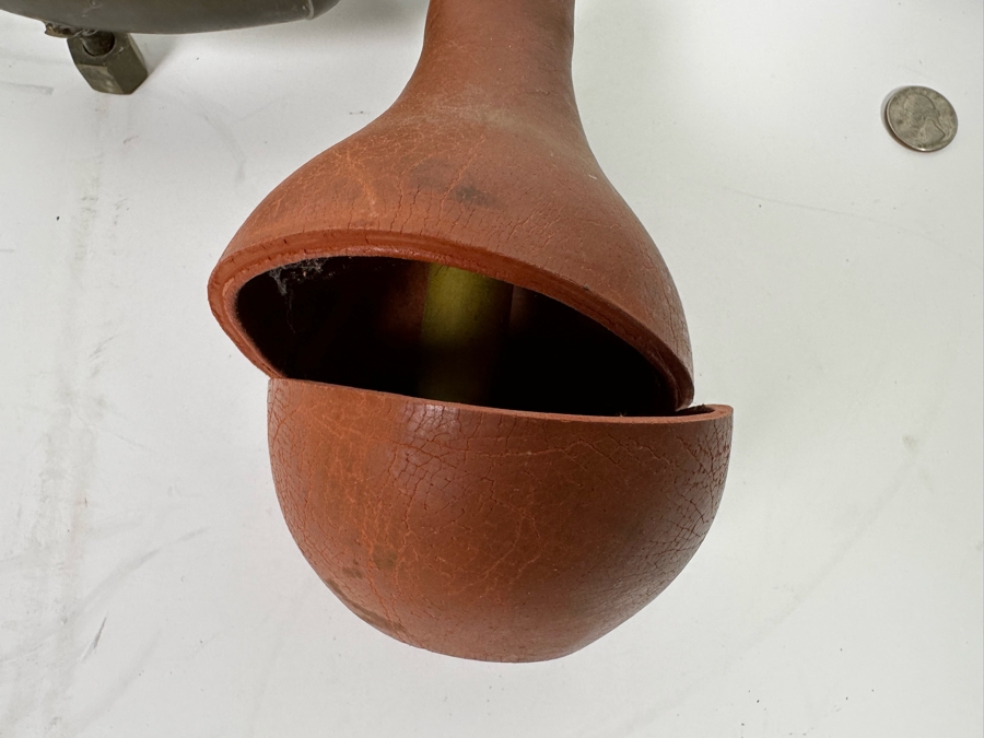 Pair Of Vintage Decorative Brass Horns [Photo 5]