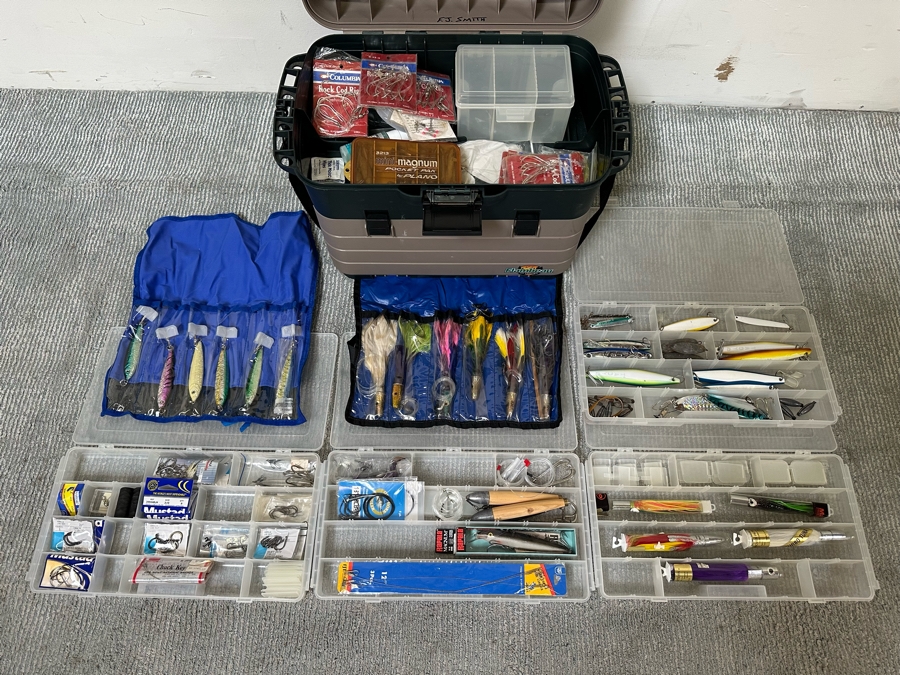 Large Collection Of Salt Water Fishing Tackle Including Big Game Fish Lures, Hooks, Swivels And Flambeau Tackle Box - See Photos [Photo 3]