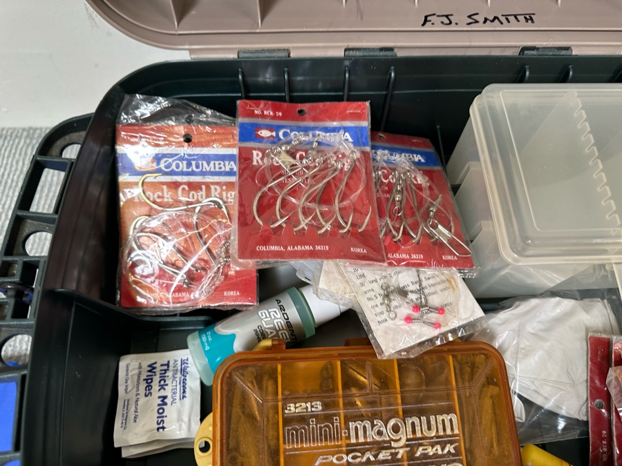 Large Collection Of Salt Water Fishing Tackle Including Big Game Fish Lures, Hooks, Swivels And Flambeau Tackle Box - See Photos [Photo 23]