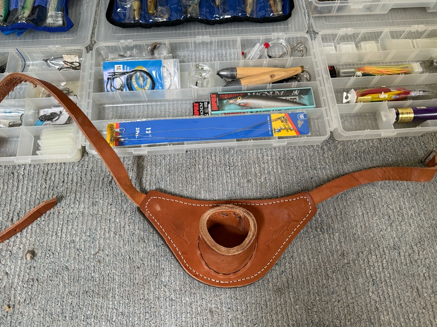 Large Collection Of Salt Water Fishing Tackle Including Big Game Fish Lures, Hooks, Swivels And Flambeau Tackle Box - See Photos [Photo 25]