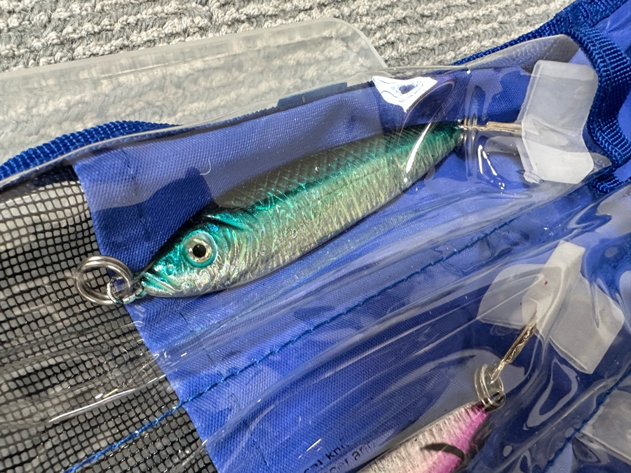 Large Collection Of Salt Water Fishing Tackle Including Big Game Fish Lures, Hooks, Swivels And Flambeau Tackle Box - See Photos [Photo 5]