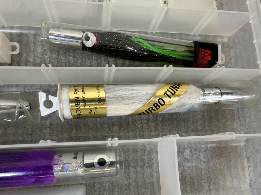 Large Collection Of Salt Water Fishing Tackle Including Big Game Fish Lures, Hooks, Swivels And Flambeau Tackle Box - See Photos [Photo 16]