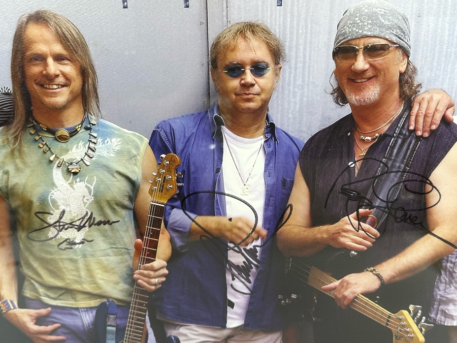 Autographed Deep Purple Rock Poster Framed 26 X 18 [Photo 4]