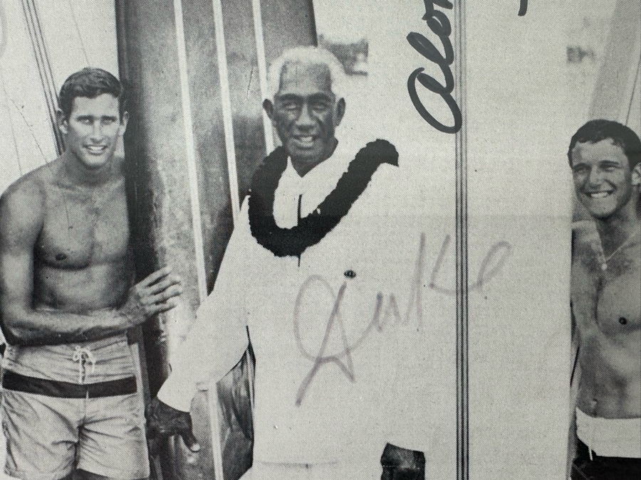 Rare Autographed B&W Poster Of Duke Kahanamoku With The Officers Of The World Famous Duke Kahanamoku Surf Club: Autographed By Duke Kahanamoku, Butch Van Artsdalen, Fred Hemmings And Paul Strauch, Jr. Framed 9 X 11 [Photo 5]