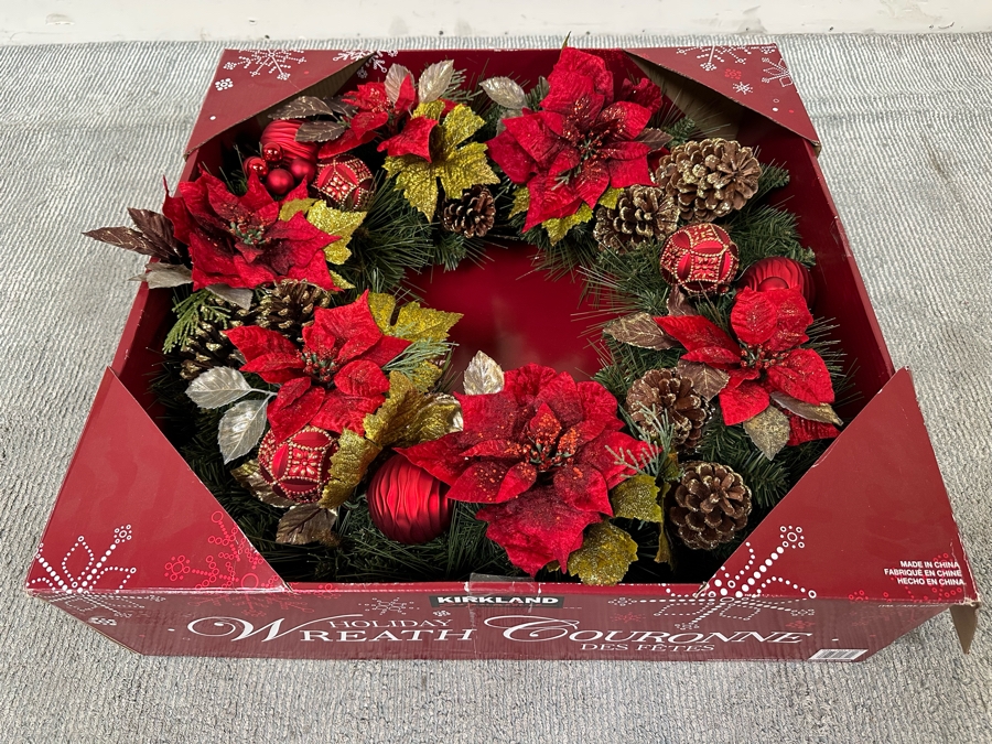 Last Minute Add - Large 28' Christmas Wreath Decoration [Photo 5]