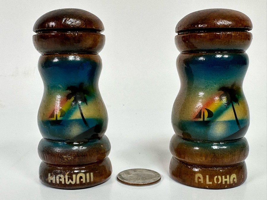 Vintage Wooden Hawaii Aloha Salt & Pepper Shakers 3.5H [Photo 2]