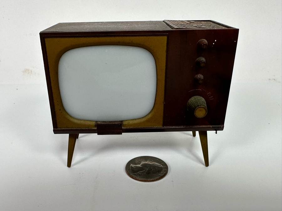 Vintage Mid-Century Modern TV Salt & Pepper Shakers [Photo 3]