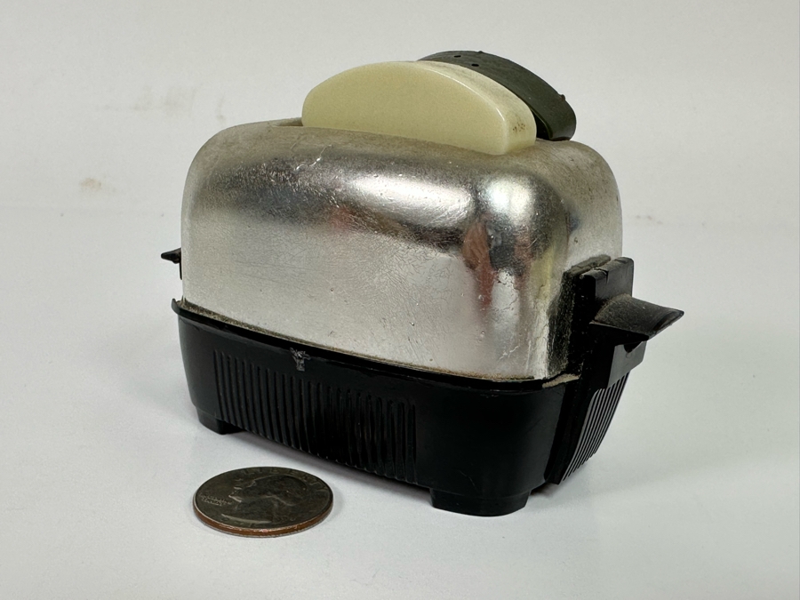 Vintage Toaster Salt & Pepper Shakers [Photo 5]