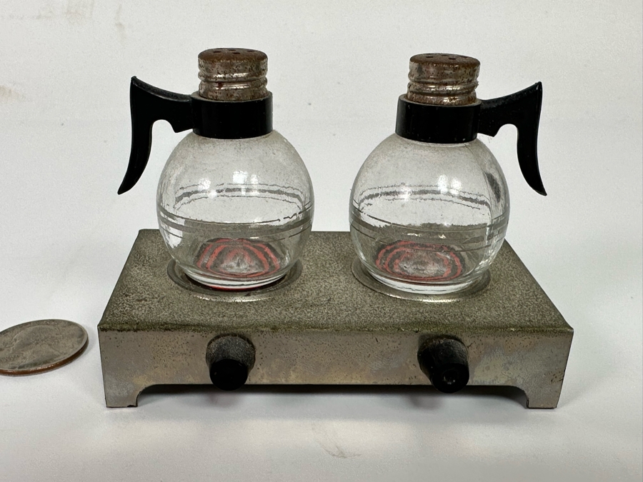 Vintage Salt & Pepper Shakers [Photo 2]