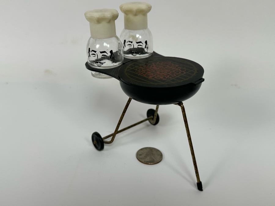 Vintage Mid-Century Grill Salt & Pepper Shakers 4W X 5H [Photo 4]