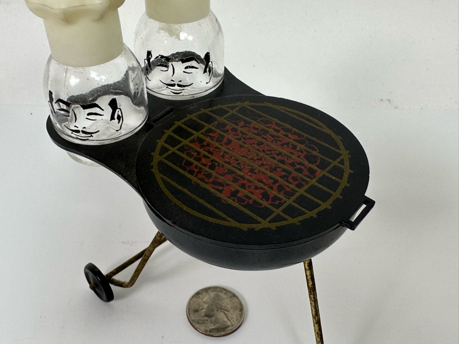 Vintage Mid-Century Grill Salt & Pepper Shakers 4W X 5H [Photo 5]