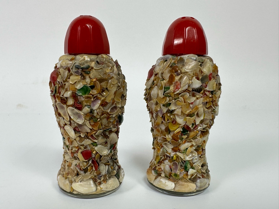 Three Sets Of Vintage Salt & Pepper Shakers [Photo 7]