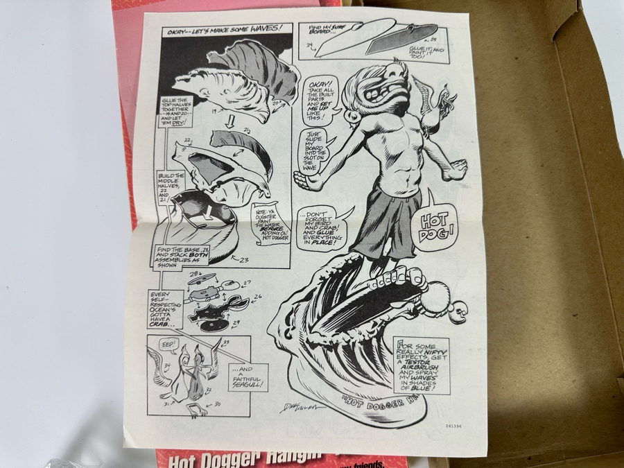 Testors Weird-Ohs Hot Dogger Hangin' Ten Model New In Box 1994 [Photo 9]