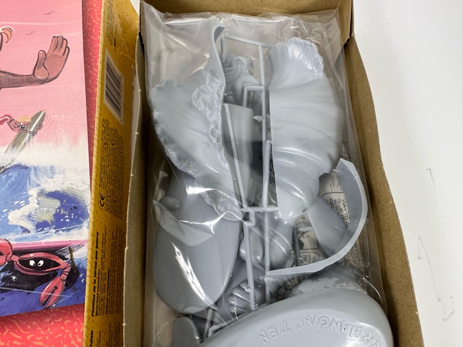 Testors Weird-Ohs Hot Dogger Hangin' Ten Model New In Box 1994 [Photo 7]