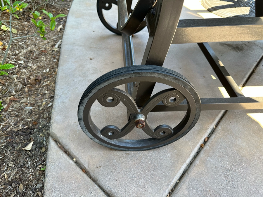 Pair Of Outdoor Adjustable Chaise Lounge Chairs With Combo Round Table 2'6' / Treasure Garden Bella Dura Umbrella 8' [Photo 9]