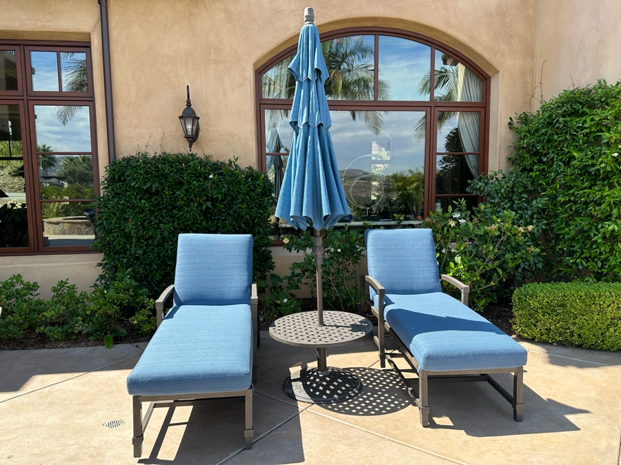 Pair Of Outdoor Adjustable Chaise Lounge Chairs With Combo Round Table 2'6' / Treasure Garden Bella Dura Umbrella 8' [Photo 4]