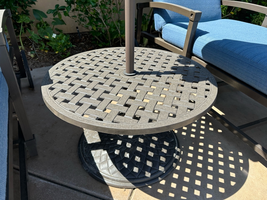 Pair Of Outdoor Adjustable Chaise Lounge Chairs With Combo Round Table 2'6' / Treasure Garden Bella Dura Umbrella 8' [Photo 8]