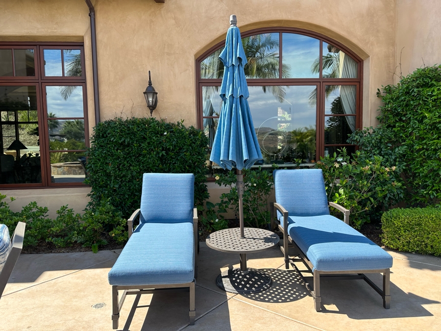 Pair Of Outdoor Adjustable Chaise Lounge Chairs With Combo Round Table 2'6' / Treasure Garden Bella Dura Umbrella 8' [Photo 3]