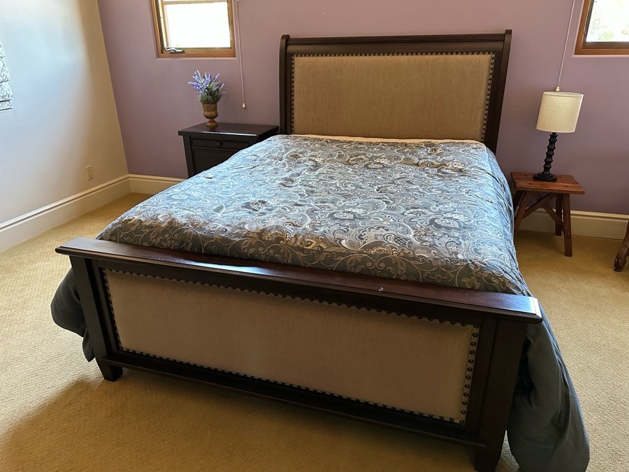 Wooden Queen Size Bed With Upholstered Headboard And Footboard (Mattress/Box Spring Not Included) [Photo 3]
