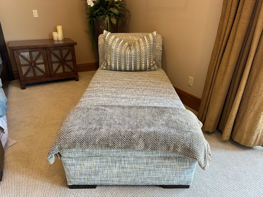 Upholstered Designer Chaise Lounge Chair 6'5'W X 3'D X 2'10'H [Photo 3]