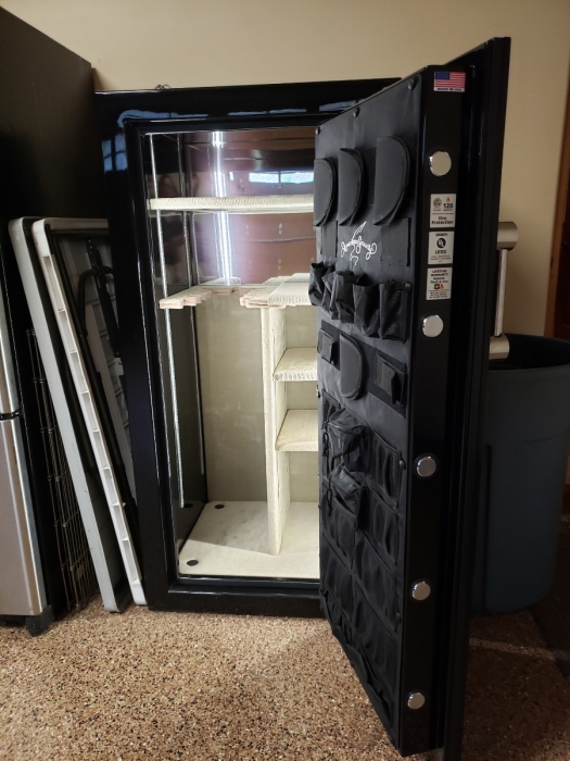 AMSEC American Security BF Series Gun Safe Model BF6030 2'6'W X 2'2'D X 4'11.5' Heavy - Retails $4,835 [Photo 3]