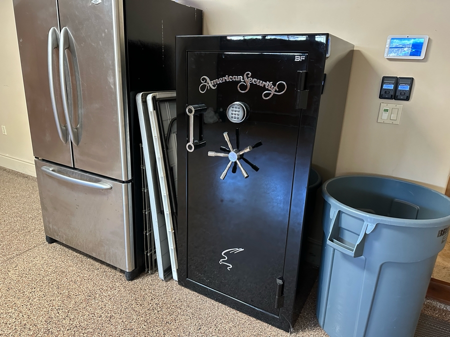 AMSEC American Security BF Series Gun Safe Model BF6030 2'6'W X 2'2'D X 4'11.5' Heavy - Retails $4,835 [Photo 5]