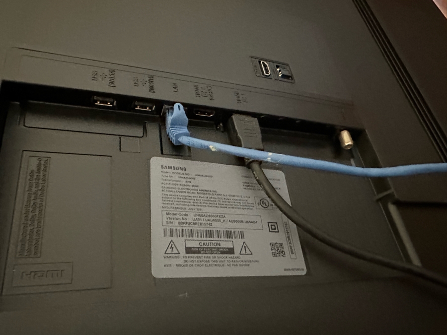 Samsung 65' Smart 4k UHD TV Model No UN65AU8000F [CR] [Photo 5]