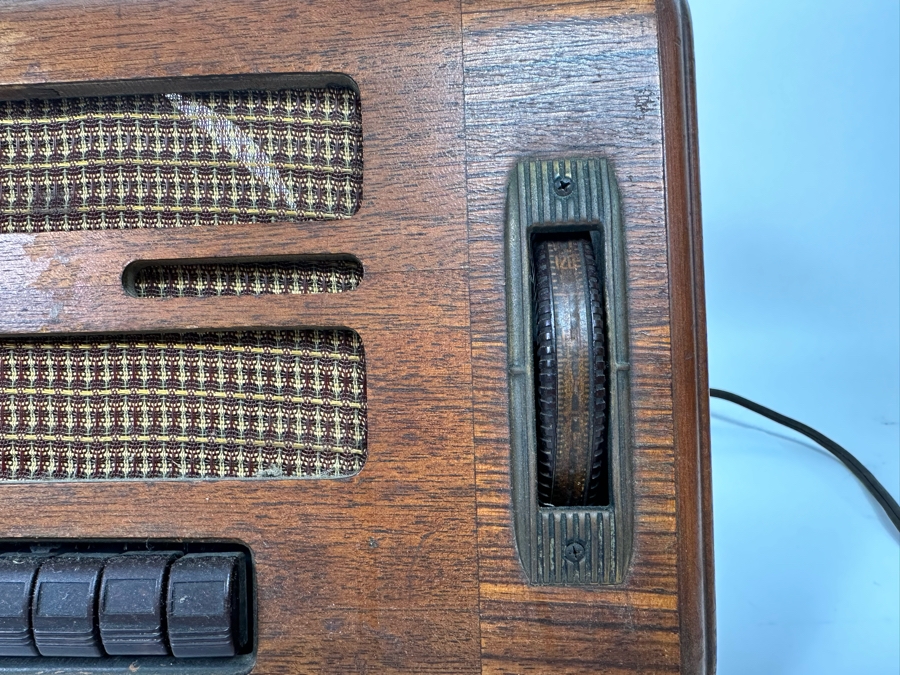 Vintage General Electric Superheterodyne Vacuum Tube Radio Model GD-60 For Display Only - Needs Servicing 13W X 6.5D X 7H [Photo 7]