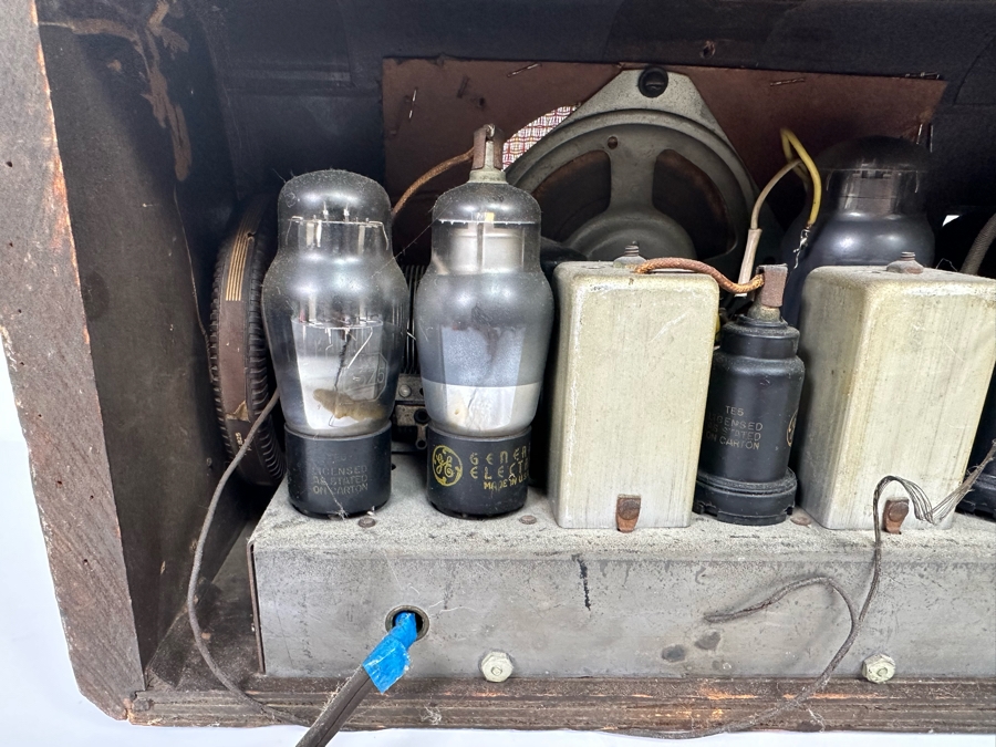 Vintage General Electric Superheterodyne Vacuum Tube Radio Model GD-60 For Display Only - Needs Servicing 13W X 6.5D X 7H [Photo 10]