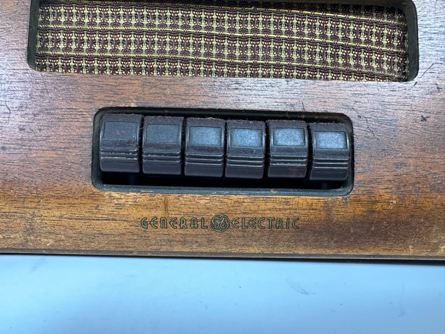 Vintage General Electric Superheterodyne Vacuum Tube Radio Model GD-60 For Display Only - Needs Servicing 13W X 6.5D X 7H [Photo 5]