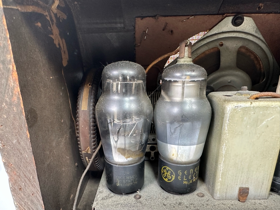 Vintage General Electric Superheterodyne Vacuum Tube Radio Model GD-60 For Display Only - Needs Servicing 13W X 6.5D X 7H [Photo 16]