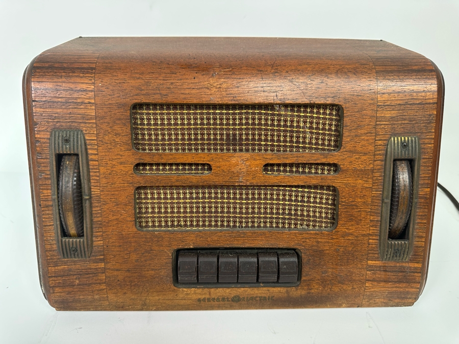 Vintage General Electric Superheterodyne Vacuum Tube Radio Model GD-60 For Display Only - Needs Servicing 13W X 6.5D X 7H [Photo 3]