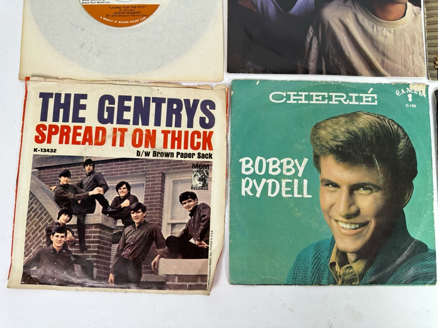 Collection Of 45RPM Vinyl Records - See Photos [Photo 6]