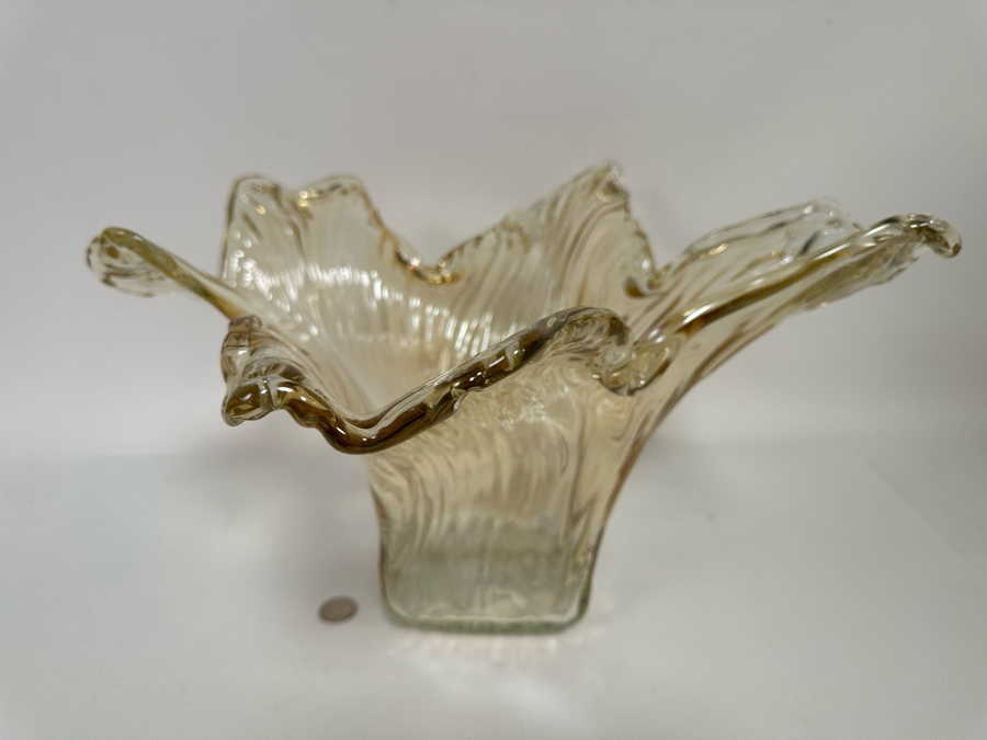 Light Brown Centerpiece Glass Bowl 17W X 17D X 10H [CR] [Photo 6]