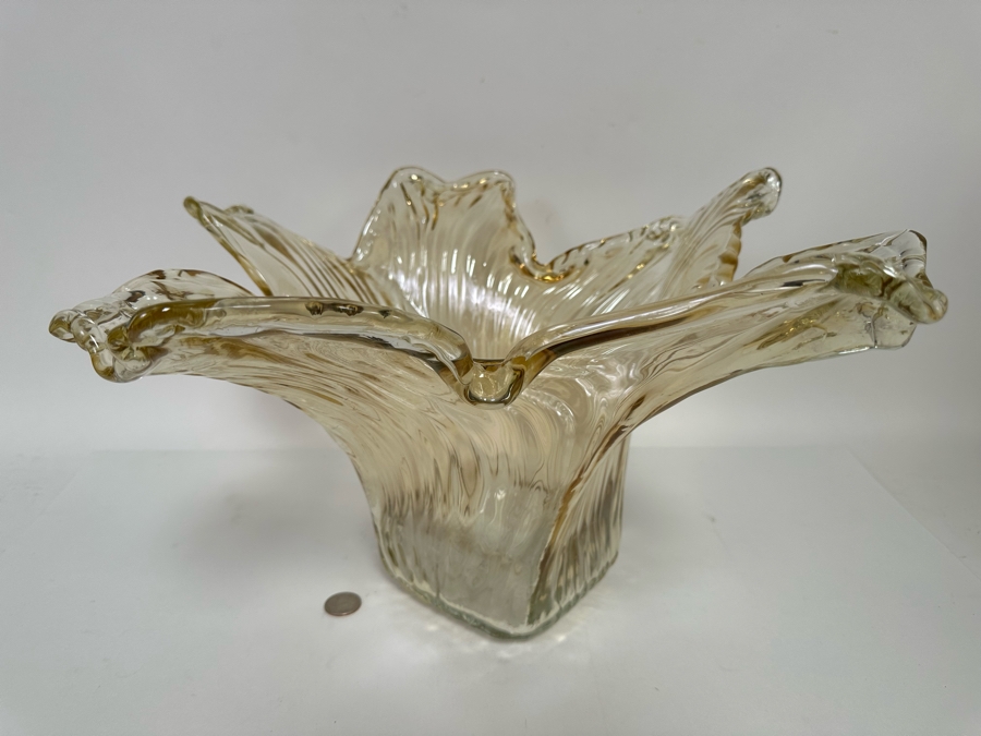 Light Brown Centerpiece Glass Bowl 17W X 17D X 10H [CR] [Photo 5]