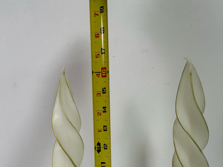 Pair Of Glass Candleholders With Spiral Candles 16H [CR] [Photo 6]