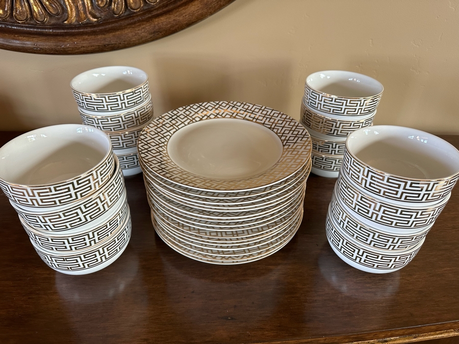 Soiree Porcelain Dinnerware From Z Gallerie 10.5R And 5.5R [CR]
